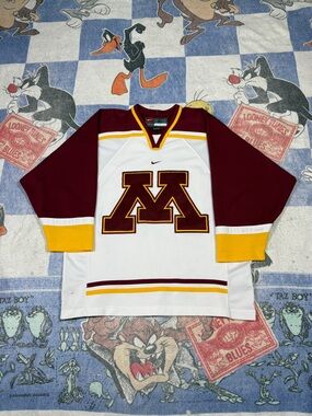 Vintage Minnesota gophers Nike hockey jersey